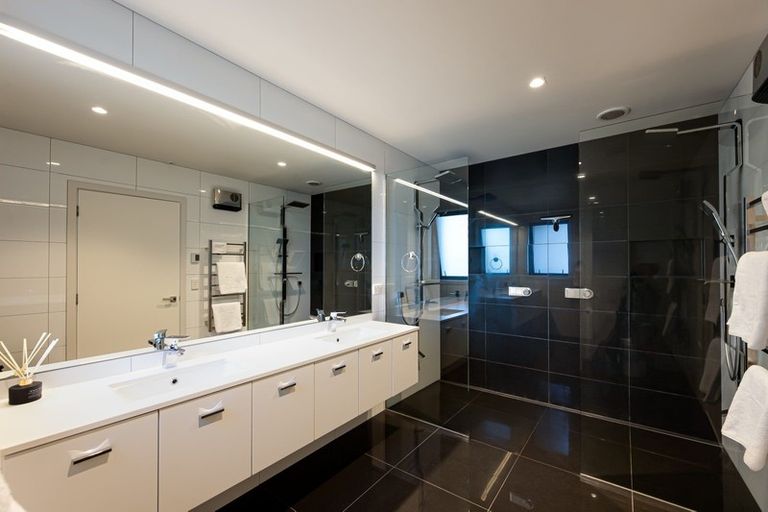 Photo of property in 5 Mckellar Drive, Jacks Point, Queenstown, 9371