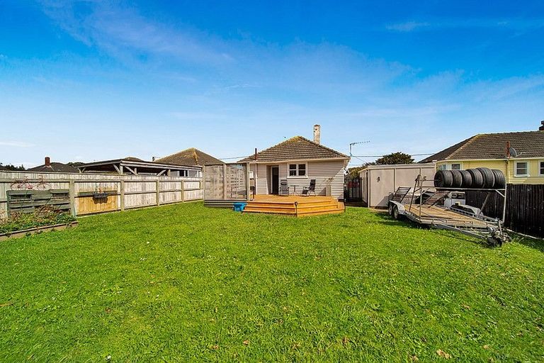 Photo of property in 10 Laurent Vc Street, Hawera, 4610