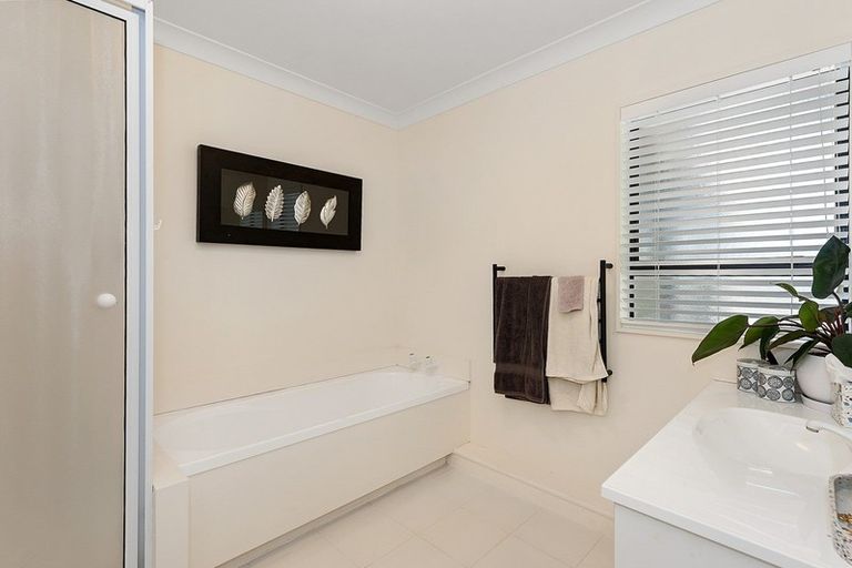 Photo of property in 19 Kingsway Crescent, Forest Lake, Hamilton, 3200