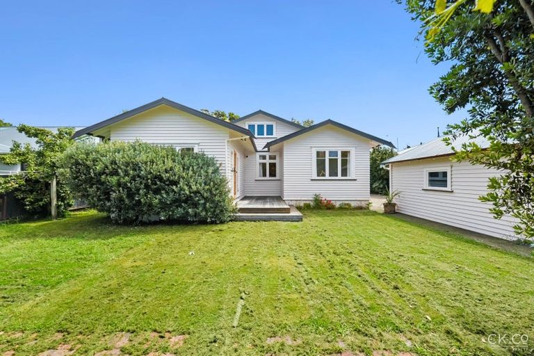 Photo of property in 30 Ludlam Crescent, Woburn, Lower Hutt, 5010