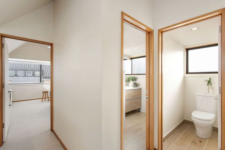 Photo of property in 114b Memorial Avenue, Burnside, Christchurch, 8053