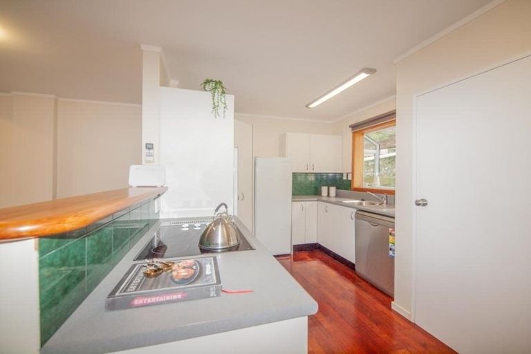 Photo of property in 103a Churton Drive, Churton Park, Wellington, 6037