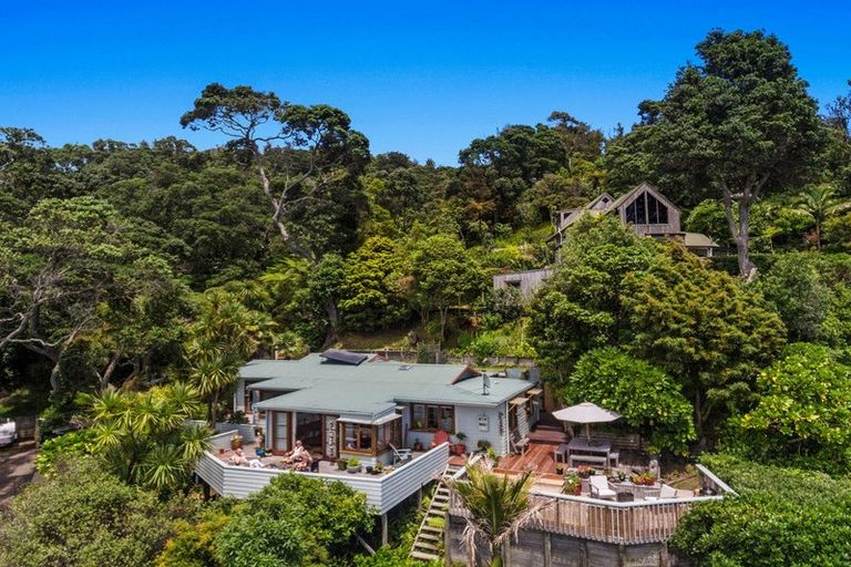 Photo of property in 16 Pohutukawa Avenue, Ohope, 3121