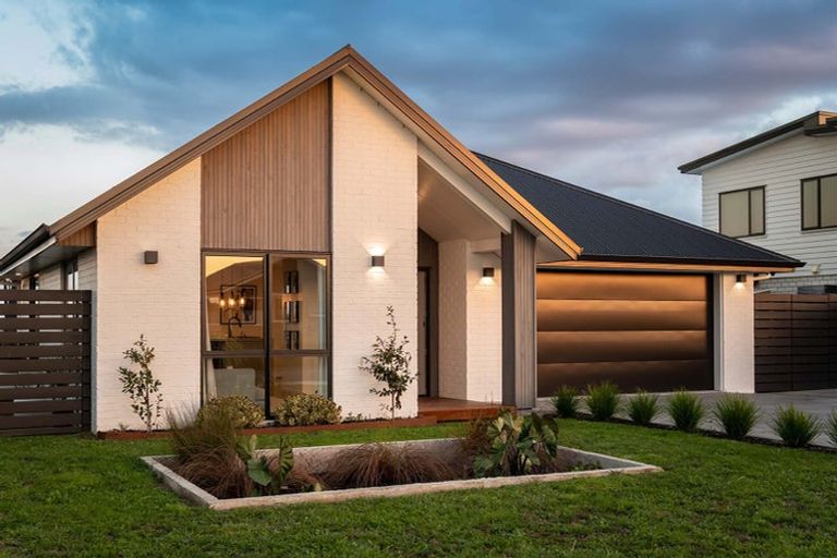 Photo of property in 104h Johns Road, Belfast, Christchurch, 8051