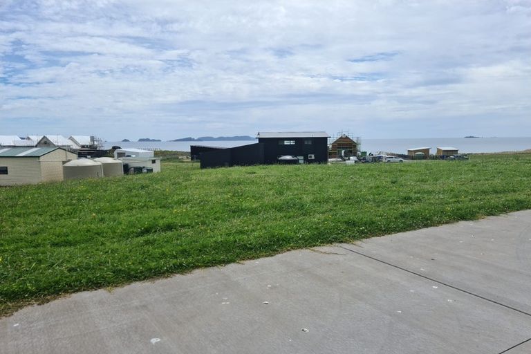 Photo of property in 12 Joyce Place, Opito Bay, 3592