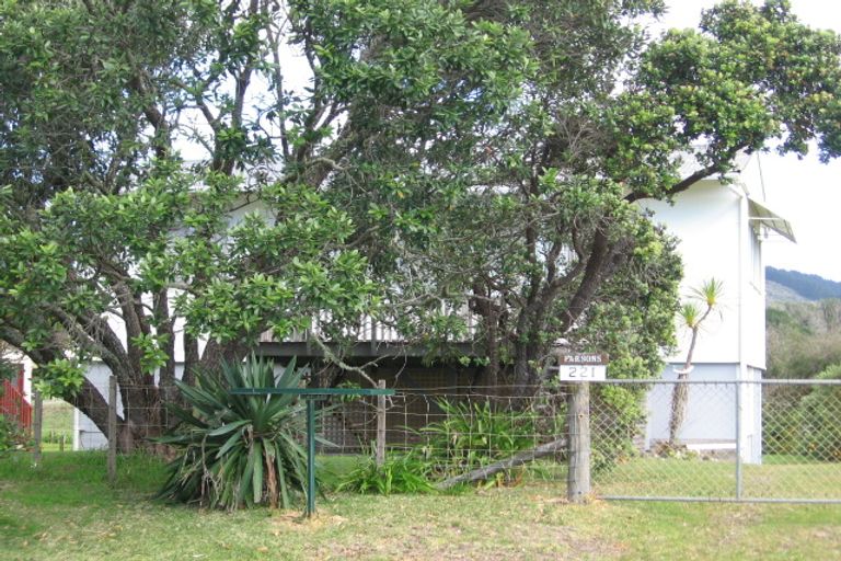 Photo of property in 221 Mangakahia Drive, Whangapoua, Coromandel, 3582