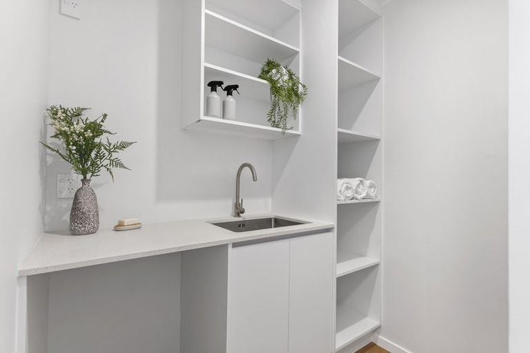 Photo of property in 36 Beaudine Avenue, Glenfield, Auckland, 0629