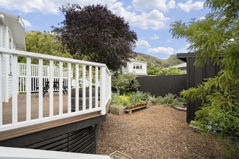 Photo of property in 6 Kowhai Street, Eastbourne, Lower Hutt, 5013