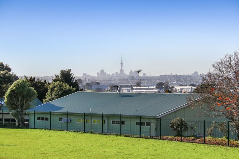 Photo of property in 80h Tirimoana Road, Te Atatu South, Auckland, 0602