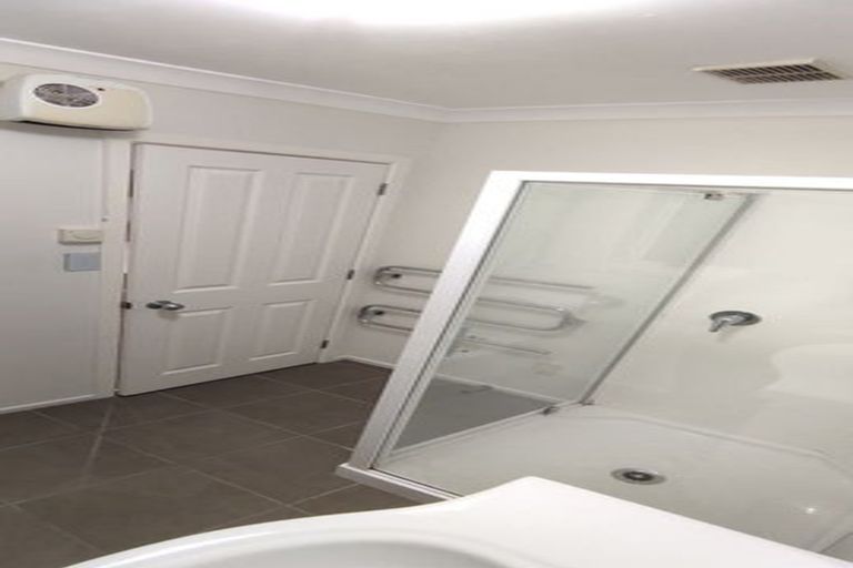 Photo of property in 4 Comber Place, Johnsonville, Wellington, 6037