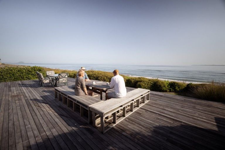 Photo of property in 31 Karewa Parade, Papamoa Beach, Papamoa, 3118