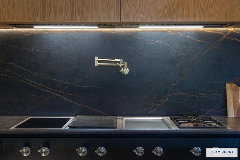 Photo of property in 21 Te Ara Aukati Terrace, Pokeno, 2471