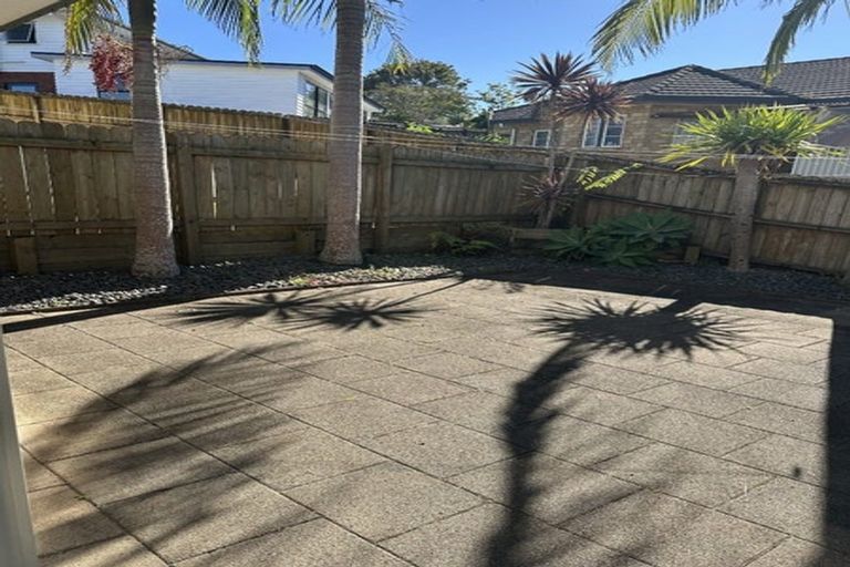 Photo of property in 2/16 Belgate Place, Somerville, Auckland, 2014