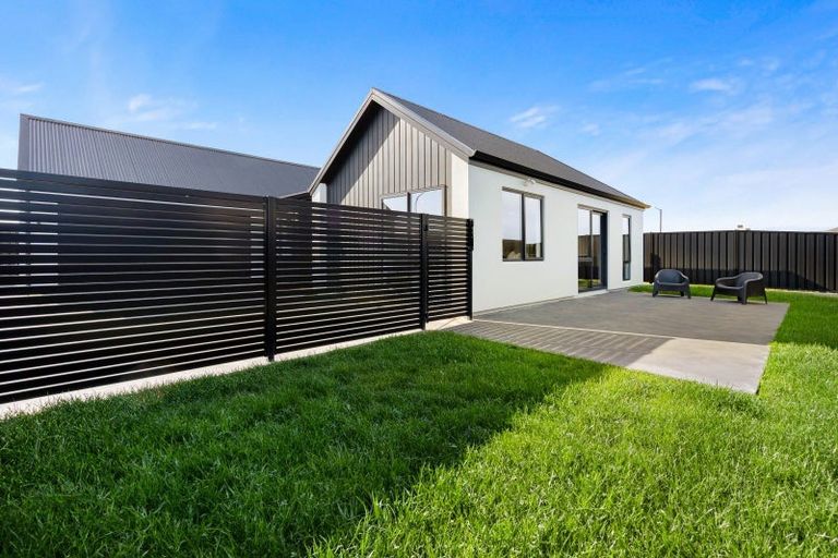 Photo of property in 6/102 Eriksen Road, Te Awa, Napier, 4110