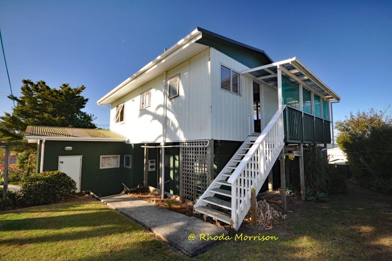 Photo of property in 1 Sandy Beach Road, Tinopai, 0593