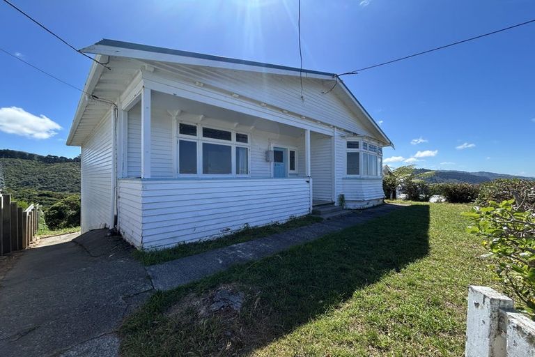 Photo of property in 12 Karepa Street, Brooklyn, Wellington, 6021