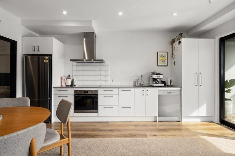 Photo of property in 210/2 Onepu Road, Kilbirnie, Wellington, 6022