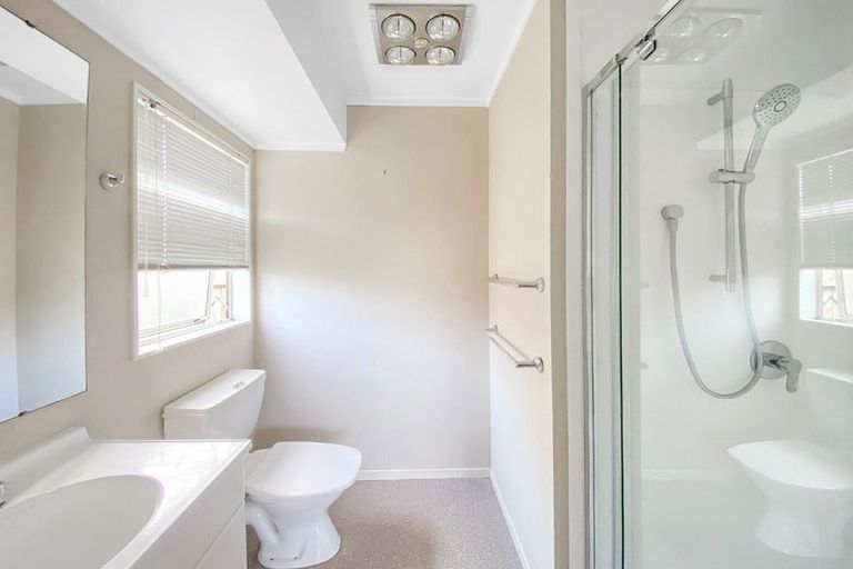 Photo of property in 184 Burswood Drive, Burswood, Auckland, 2013