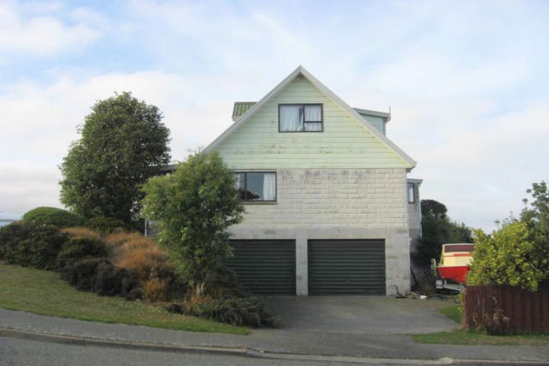 Photo of property in 19 Leven Street, South Hill, Oamaru, 9400