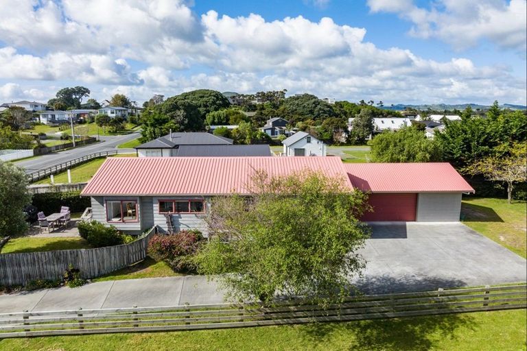 Photo of property in 14 Moir Point Road, Mangawhai Heads, Mangawhai, 0505