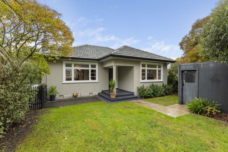 Photo of property in 9 Franklin Avenue, Hokowhitu, Palmerston North, 4410