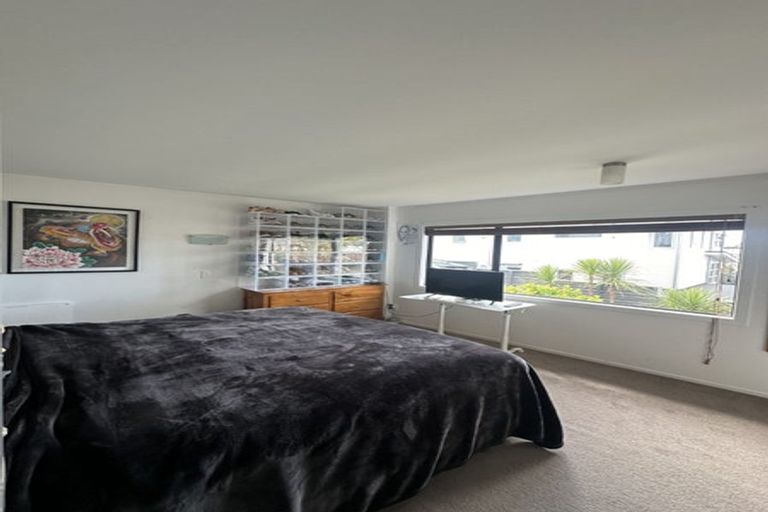 Photo of property in 1/46 Masterton Road, Rothesay Bay, Auckland, 0630