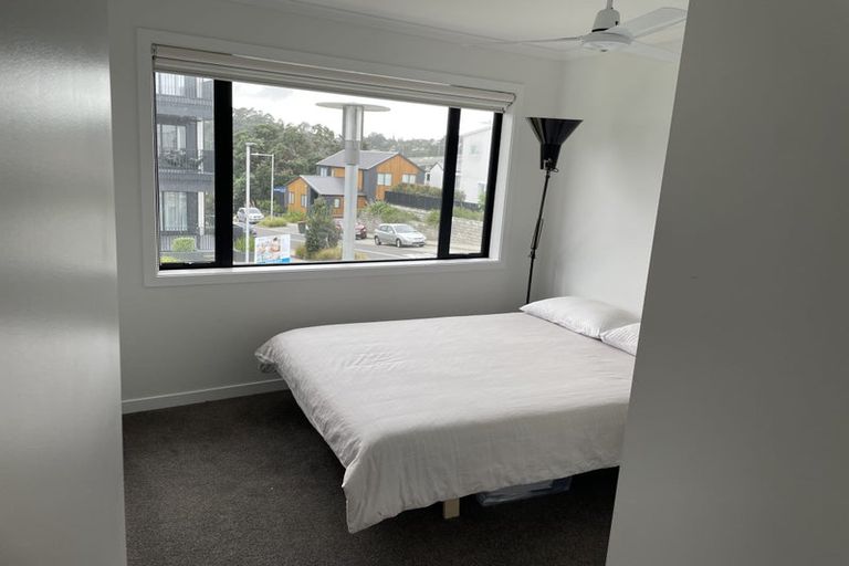 Photo of property in 2 Frank Gill Road, Hobsonville, Auckland, 0616