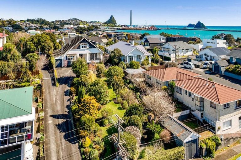 Photo of property in 4 Kitchener Terrace, Moturoa, New Plymouth, 4310