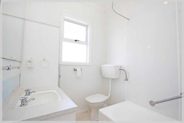 Photo of property in 8 Hart Street, Foxton Beach, Foxton, 4815