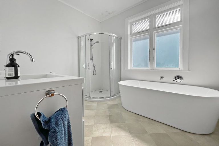 Photo of property in 25 Chamberlain Road, Karori, Wellington, 6012