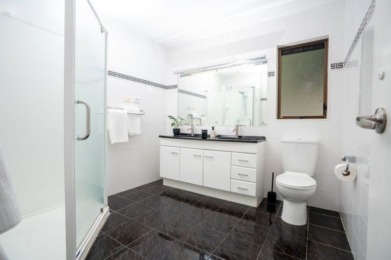 Photo of property in 98 Allington Road, Karori, Wellington, 6012