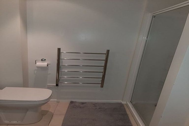 Photo of property in 2/1 Opito Way, East Tamaki, Auckland, 2013
