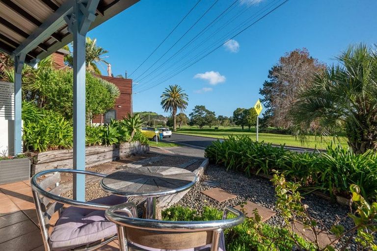 Photo of property in 54 Wairoa Road, Narrow Neck, Auckland, 0624