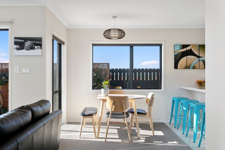 Photo of property in 24 Marion Crescent, Papamoa Beach, Papamoa, 3118