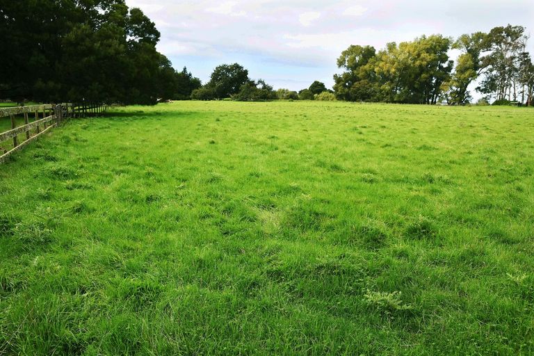 Photo of property in 735 Wharerata Road, Manutuke, 4072