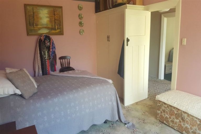 Photo of property in 429 Timaru Road, Waimate, 7978