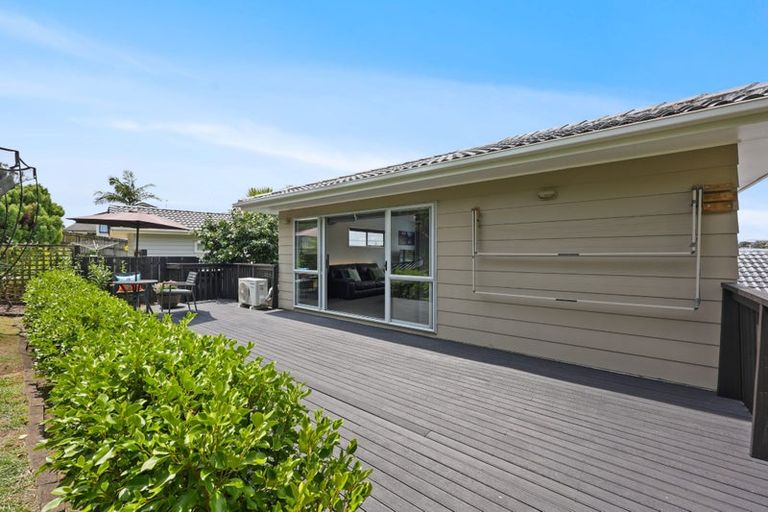 Photo of property in 16 Judkins Crescent, Cockle Bay, Auckland, 2014