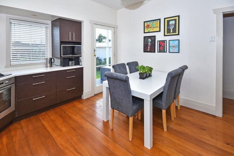 Photo of property in 27 Kenderdine Road, Papatoetoe, Auckland, 2025