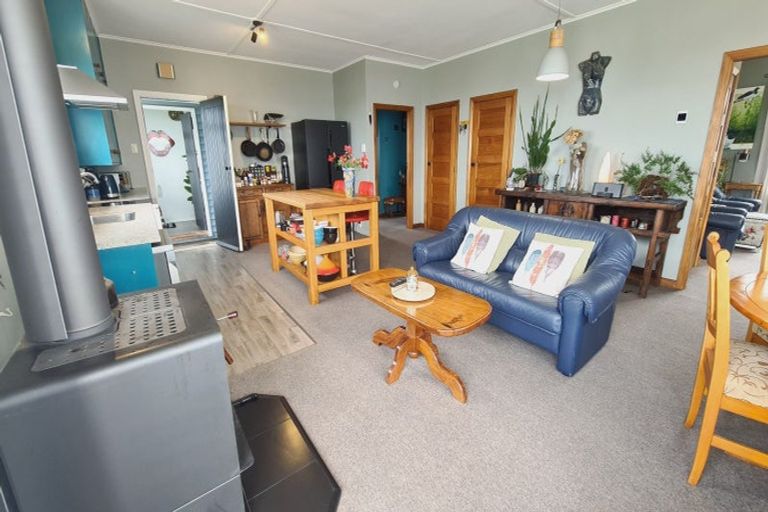 Photo of property in 23 Osborne Street, Riverton/aparima, Riverton, 9822