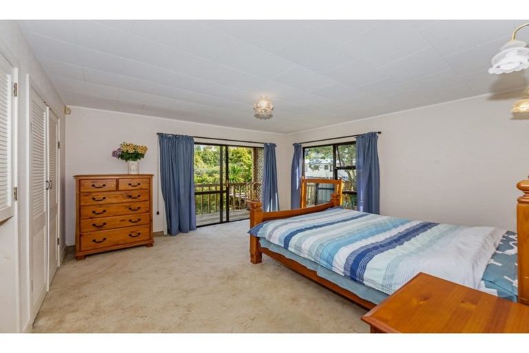Photo of property in 76a Brian Crescent, Stanmore Bay, Whangaparaoa, 0932