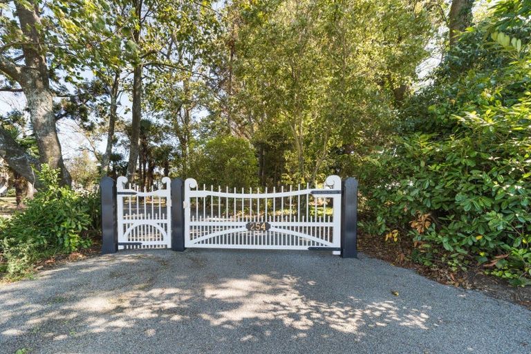 Photo of property in 254 Lockwood Road, Kairanga, Palmerston North, 4475