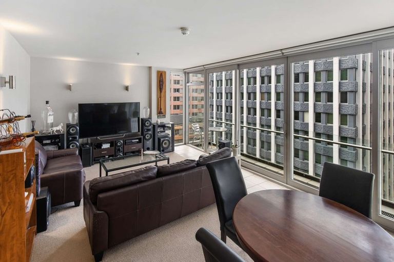 Photo of property in Montreaux Apartments, 7h/164 The Terrace, Wellington Central, Wellington, 6011