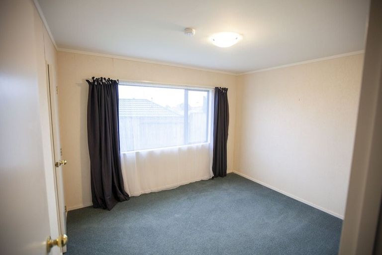 Photo of property in 21 Logan Way, Kelvin Grove, Palmerston North, 4414