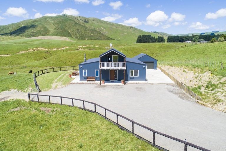 Photo of property in 34 Highland View Drive, Tokomaru, Palmerston North, 4474