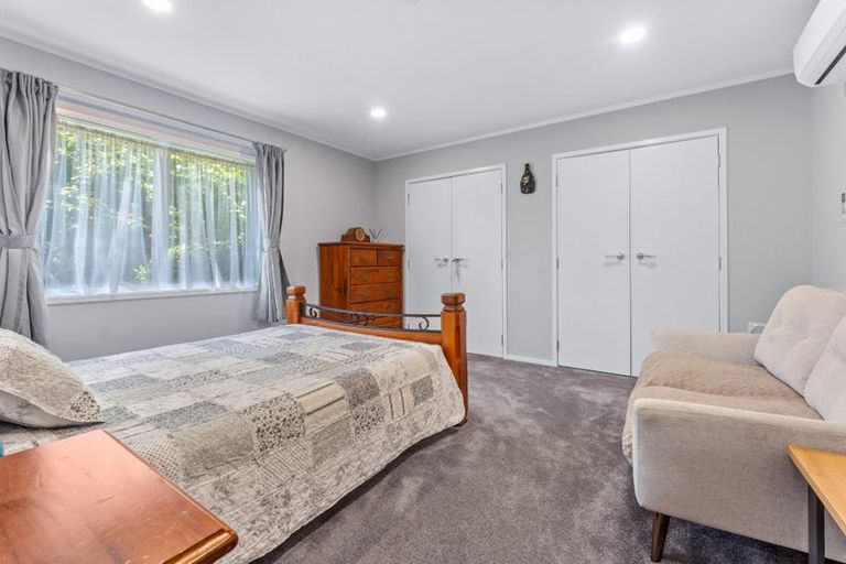 Photo of property in 18 Murano Place, Chatswood, Auckland, 0626