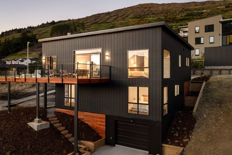 Photo of property in 6 Powder Terrace, Arthurs Point, Queenstown, 9371