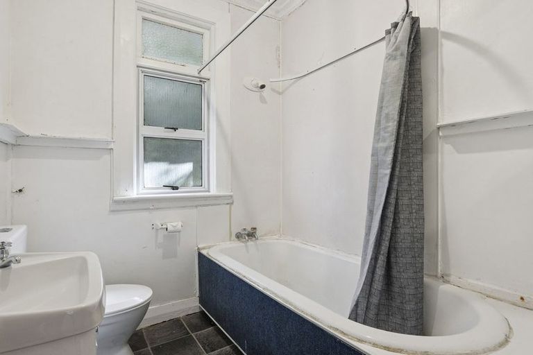 Photo of property in 151 Ravensbourne Road, Ravensbourne, Dunedin, 9022