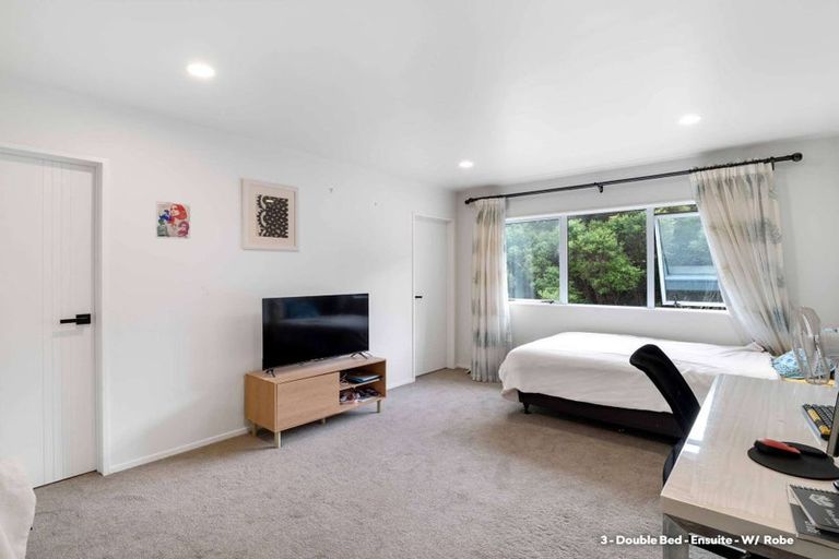 Photo of property in 6 Kahu Close, Orewa, 0931