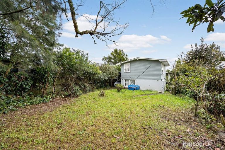 Photo of property in 2 Coburg Street, Henderson, Auckland, 0612