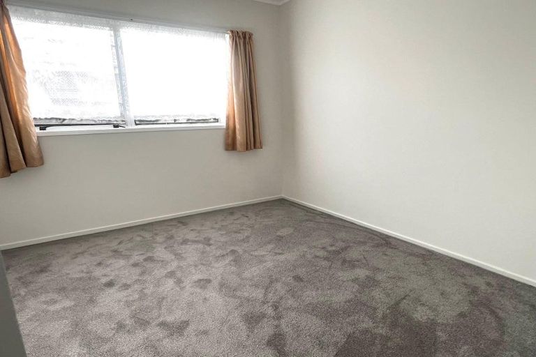 Photo of property in 11 Tyndrum Place, Highland Park, Auckland, 2010